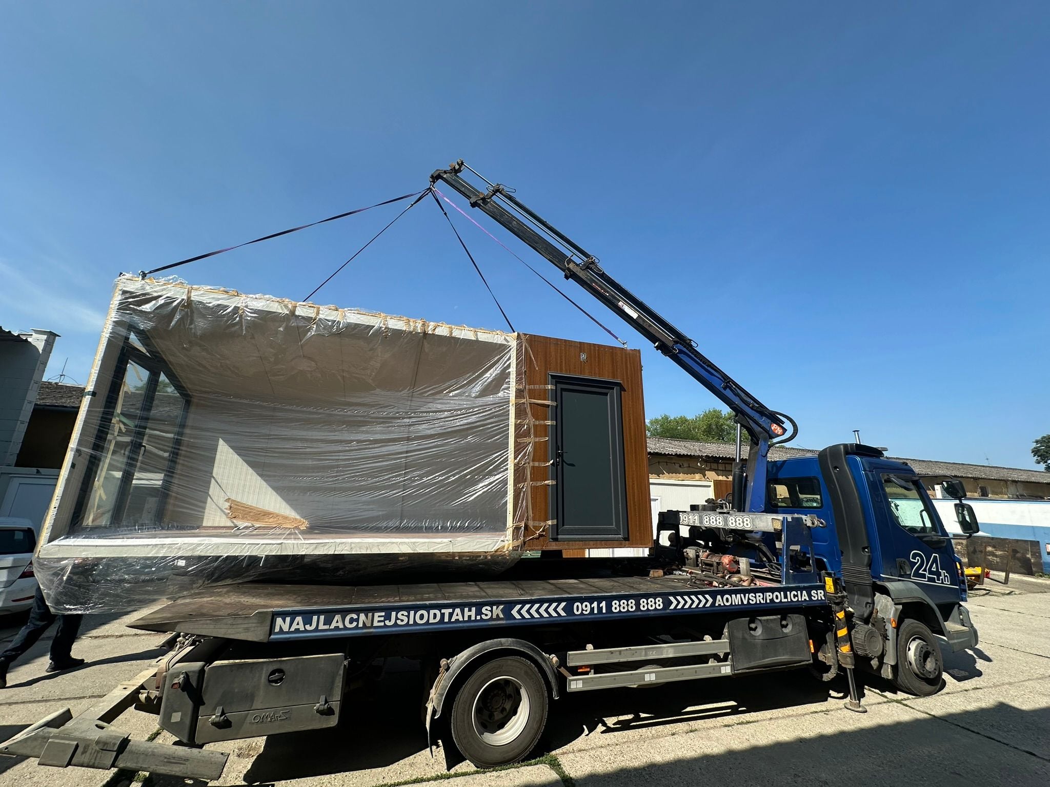 Logistické a montážne služby